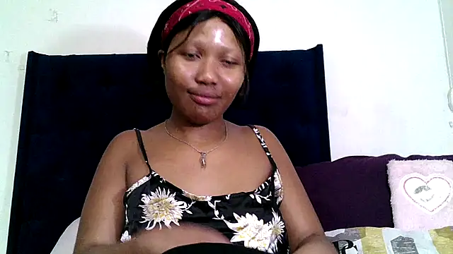 BUNNYCHOWX28's cam snapshot