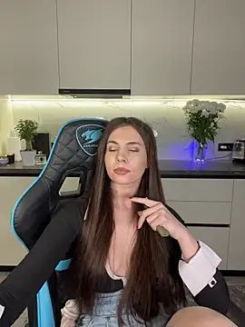 CurlyLara's cam snapshot