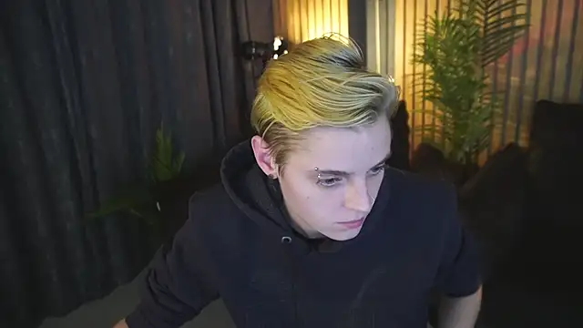 RoxyFlamee's cam snapshot