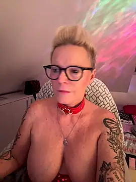 German_Milf live sex cam