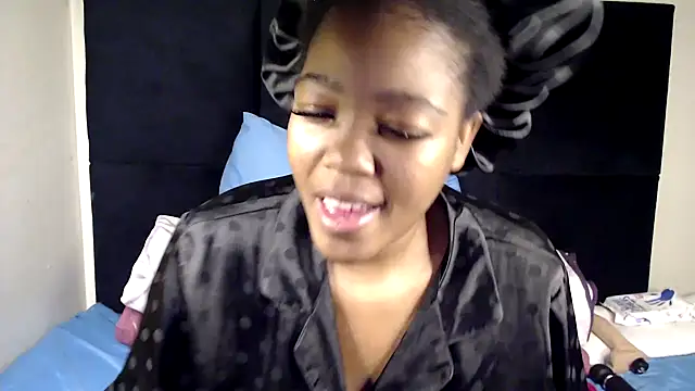 Busty-Londie's cam snapshot