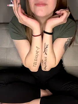 Mia_harmati's cam snapshot