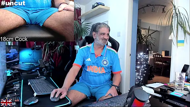 OnlineBossUK live sex cam