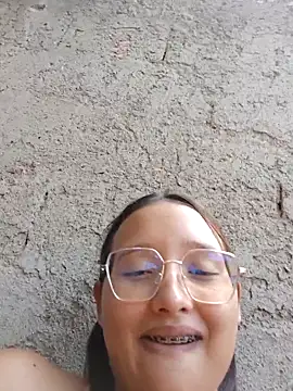 young_dairy01's cam snapshot