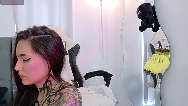 sara_queen10 live sex cam