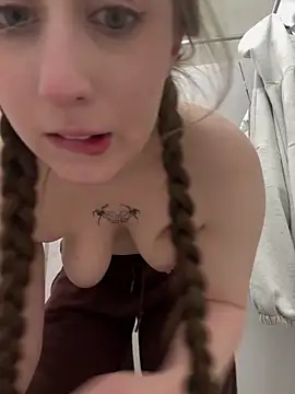 FroggyAnna live sex cam