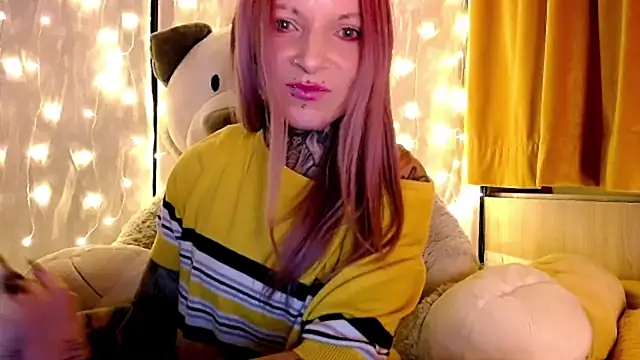 InesGold's cam snapshot