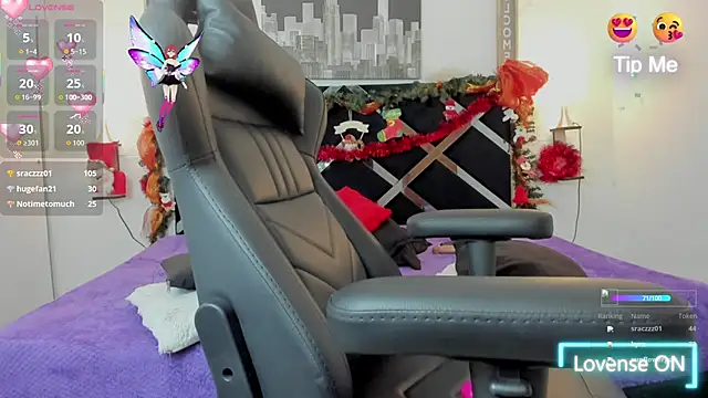 mask_red_girl's cam snapshot