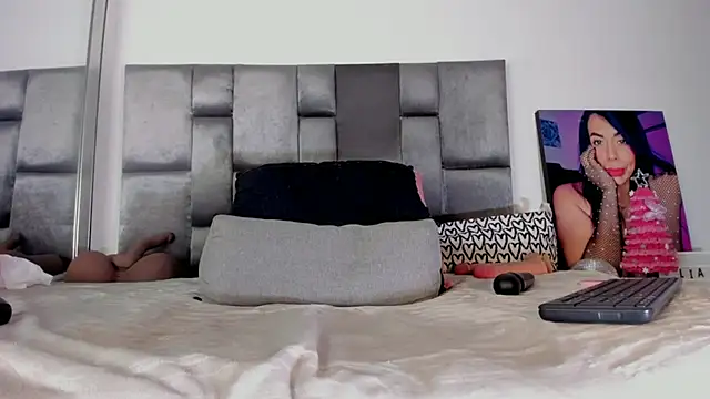 Lia_johnsonn's cam snapshot