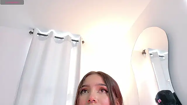 sara_queen10's cam snapshot