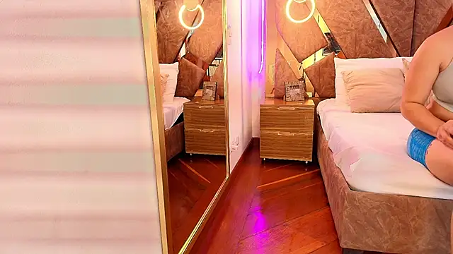 zarah_andrew__'s cam snapshot