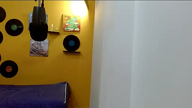 skinnyverus18's cam snapshot