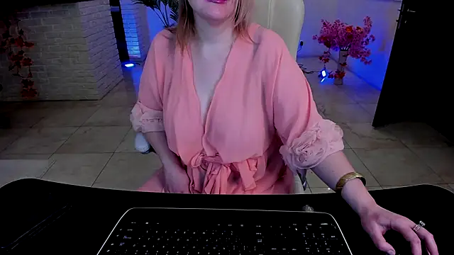 MariemLui's cam snapshot