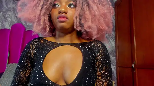 EMMAPARISS's cam snapshot