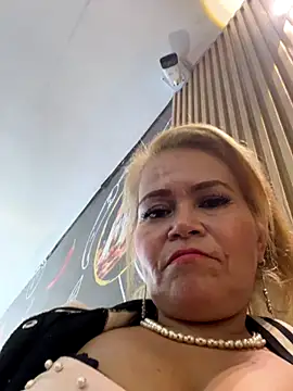 dirty-mother34 live sex cam