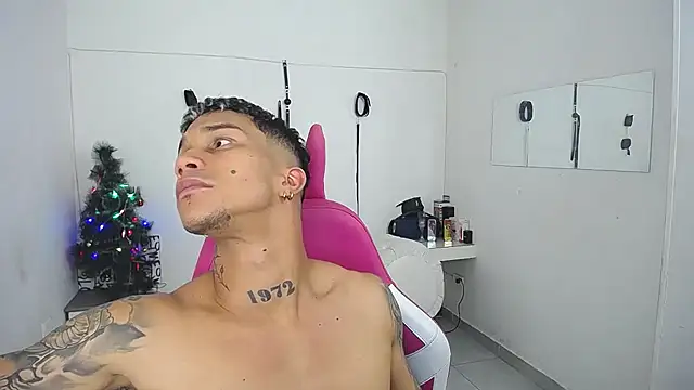 Leonard_Price live sex cam