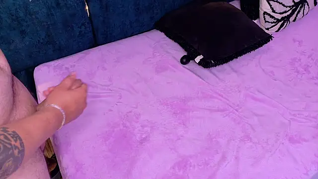 kataleyandliam's cam snapshot