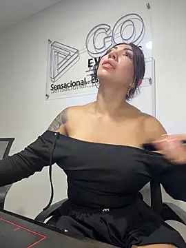 Sarahlove_90 live sex cam