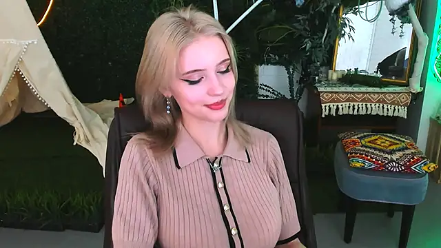 LeonaStane live sex cam