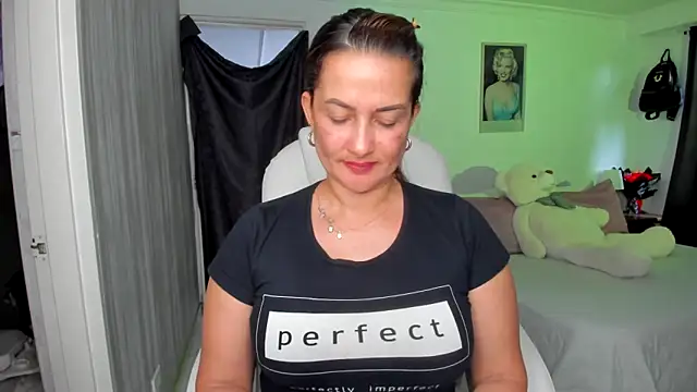 lucy_diiaz's cam snapshot