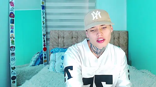 _justinmoon2 live sex cam