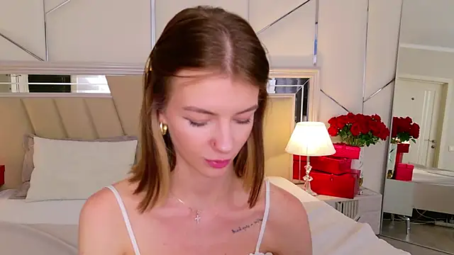 MeganMour live sex cam