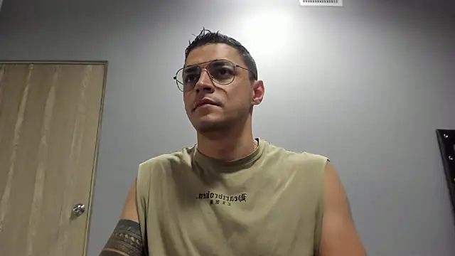 Frank_Millers live sex cam