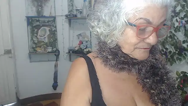 FunnyGrandma's cam snapshot