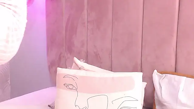 LeenaBrown's cam snapshot