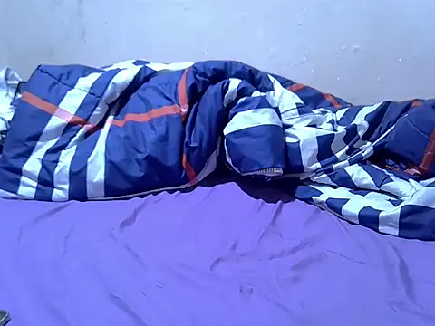 Just_Karu's cam snapshot