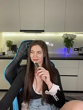 CurlyLara's cam snapshot