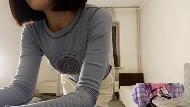 Lyndasilk live sex cam