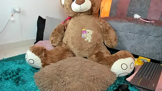 thamara226's cam snapshot