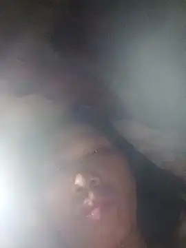 bella-la's cam snapshot