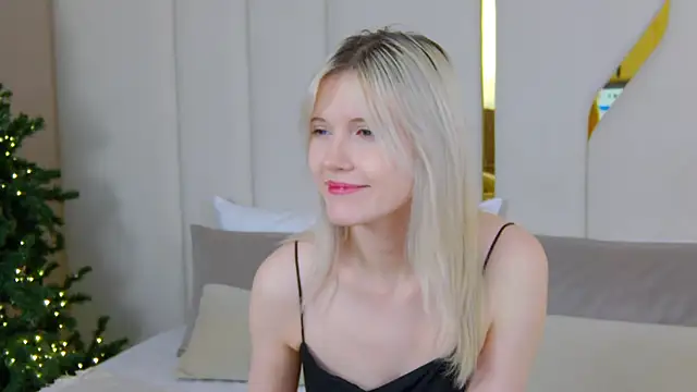 NellieLoyns's cam snapshot