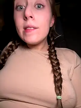 FroggyAnna's cam snapshot