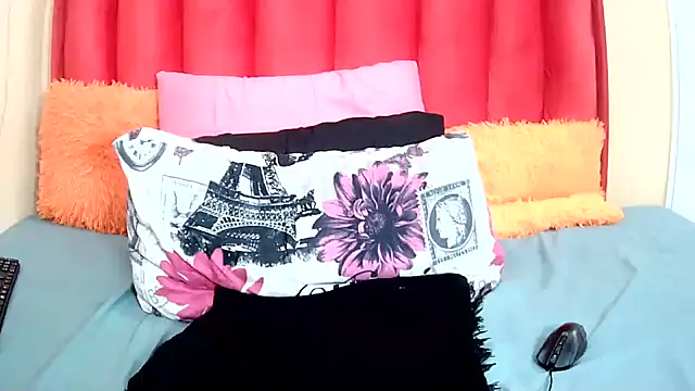 BubblegumBaddiexxxx's cam snapshot