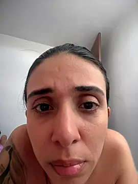 kiaraglam2's cam snapshot