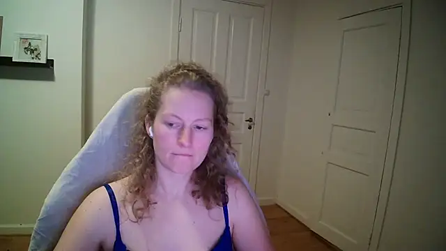 Girlnina-1995's cam snapshot