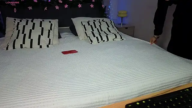 crisp1n live sex cam