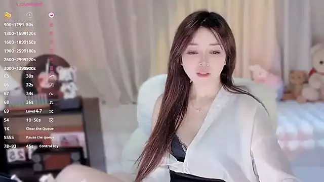 Yiluo95 live sex cam