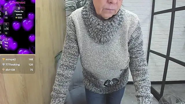 LindaPassionate live sex cam