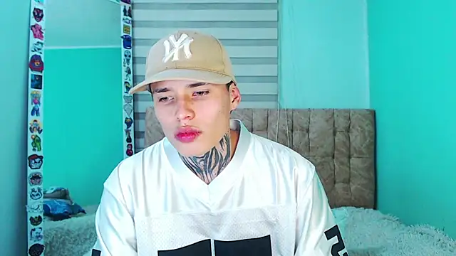 _justinmoon2 live sex cam