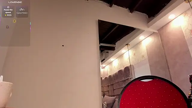 emma_stoonne's cam snapshot