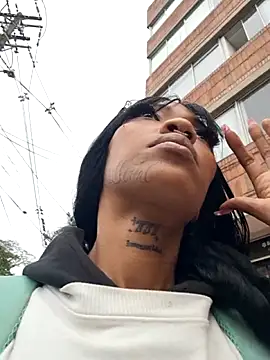 --Kenia's cam snapshot