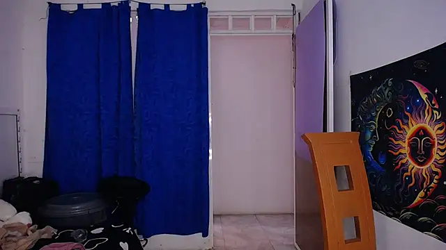 yselahot's cam snapshot