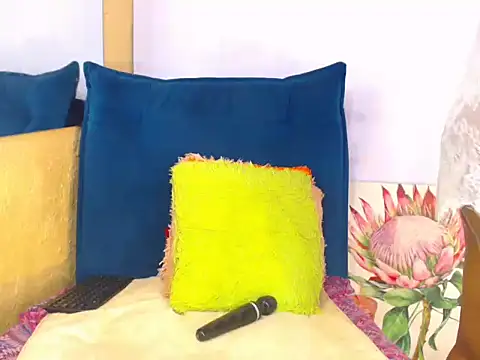 SexyScarlet101's cam snapshot