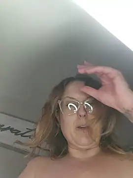 TattedMamaXOXO's cam snapshot