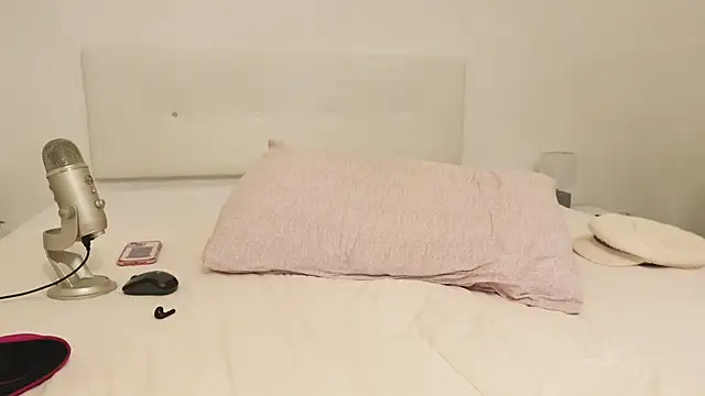 MorganaLegs's cam snapshot