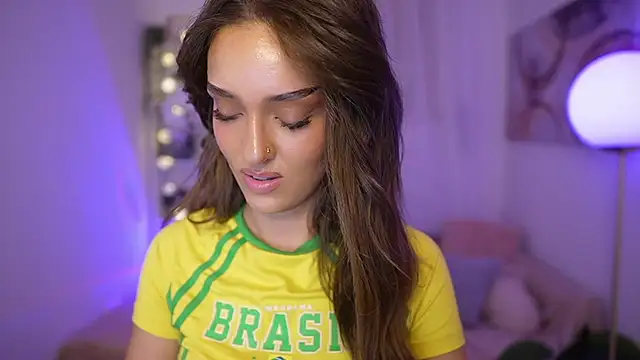 Clara_Nia's cam snapshot